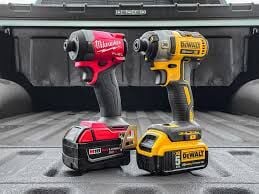 Dewalt ve Milwaukee arasında karşılaştırma Dewalt mı Yoksa Milwaukee mi? Dewalt ve Milwaukee arasında karşılaştırma Dewalt mı Milwaukee mi tercih edilmeli