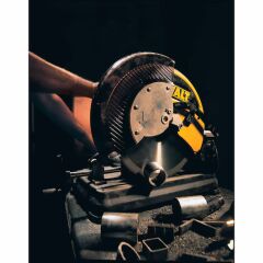 Dewalt DW872-QS 2200W 355Mm Elmas Bıçaklı Profil Kesme Makinesi