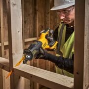 DEWALT DCS382N-XJ 18V XR Kömürsüz Tilki Kuyruğu Testere