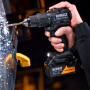 DeWALT DCK2223MP2T-QW McLaren 18V XR 5Ah İkili Set